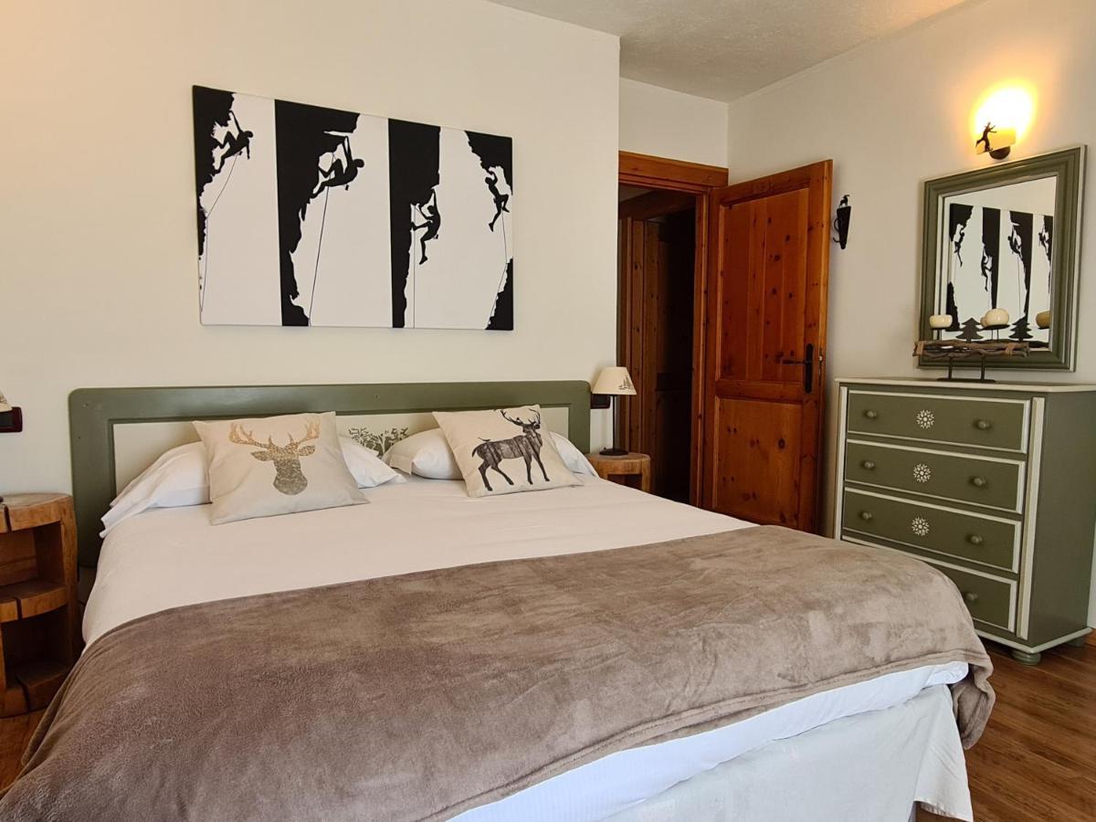 Hotel Dente Del Gigante Courmayeur Bagian luar foto