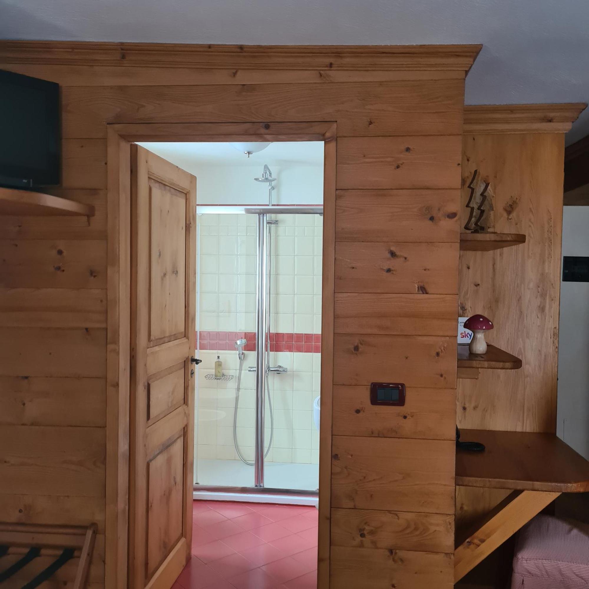 Hotel Dente Del Gigante Courmayeur Bagian luar foto