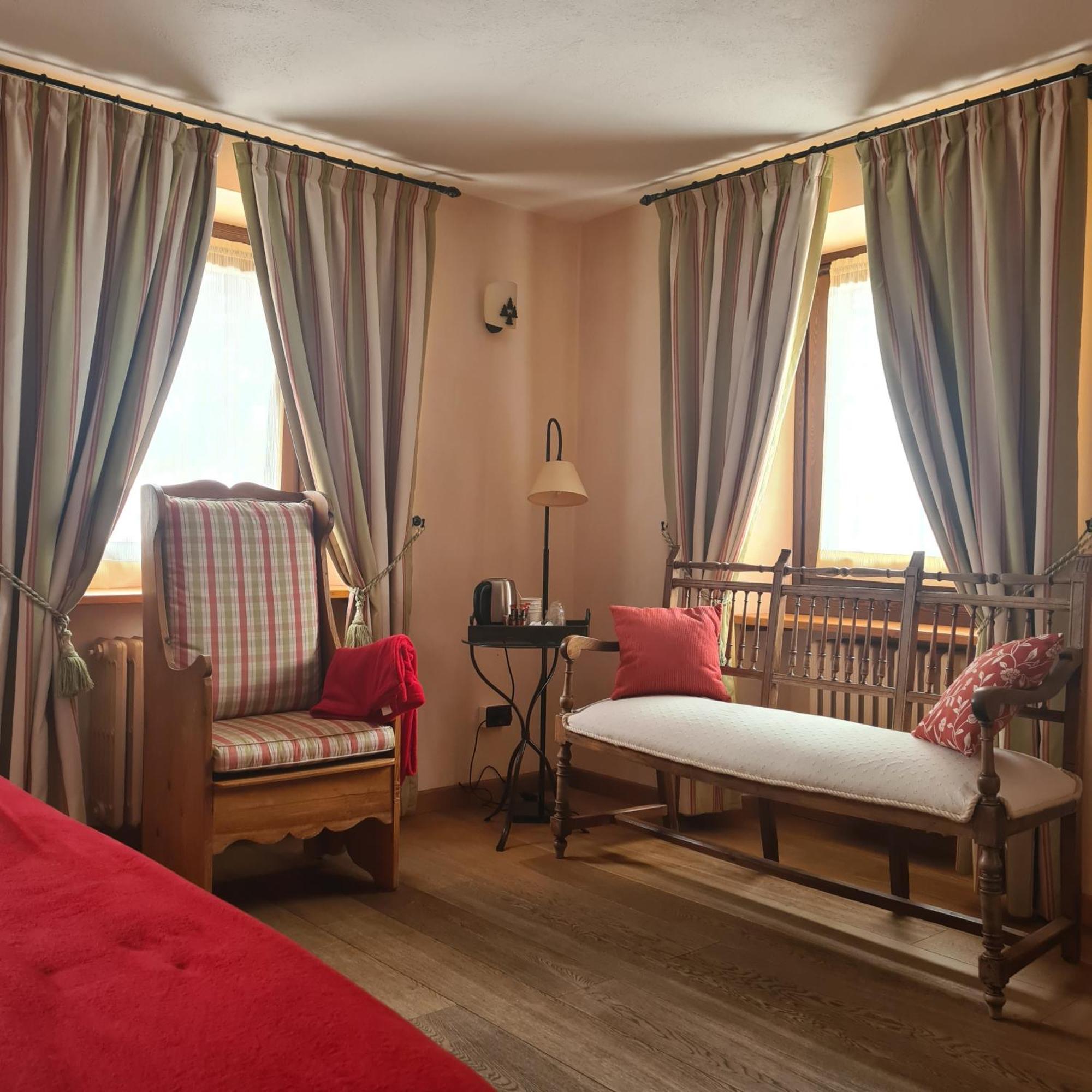 Hotel Dente Del Gigante Courmayeur Bagian luar foto