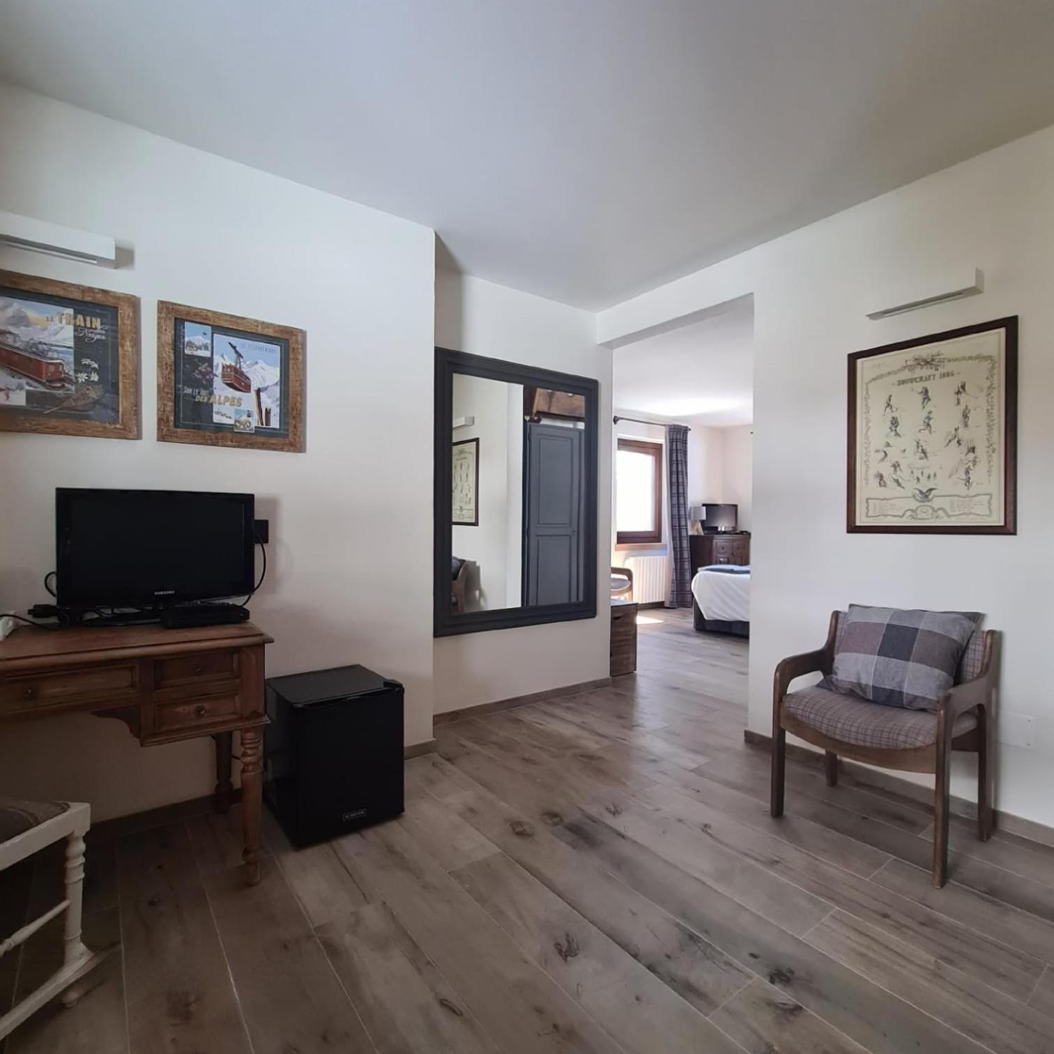 Hotel Dente Del Gigante Courmayeur Bagian luar foto