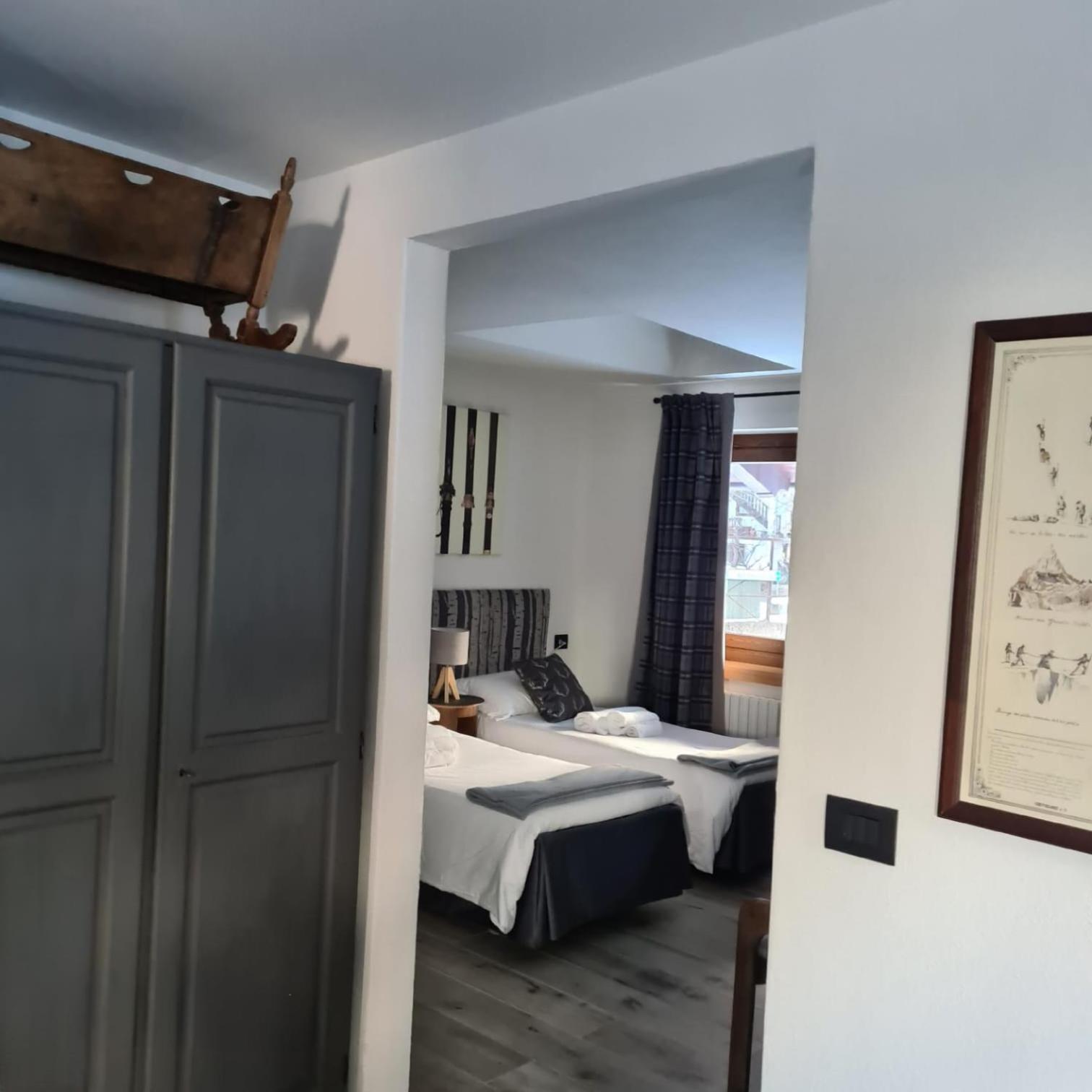 Hotel Dente Del Gigante Courmayeur Bagian luar foto