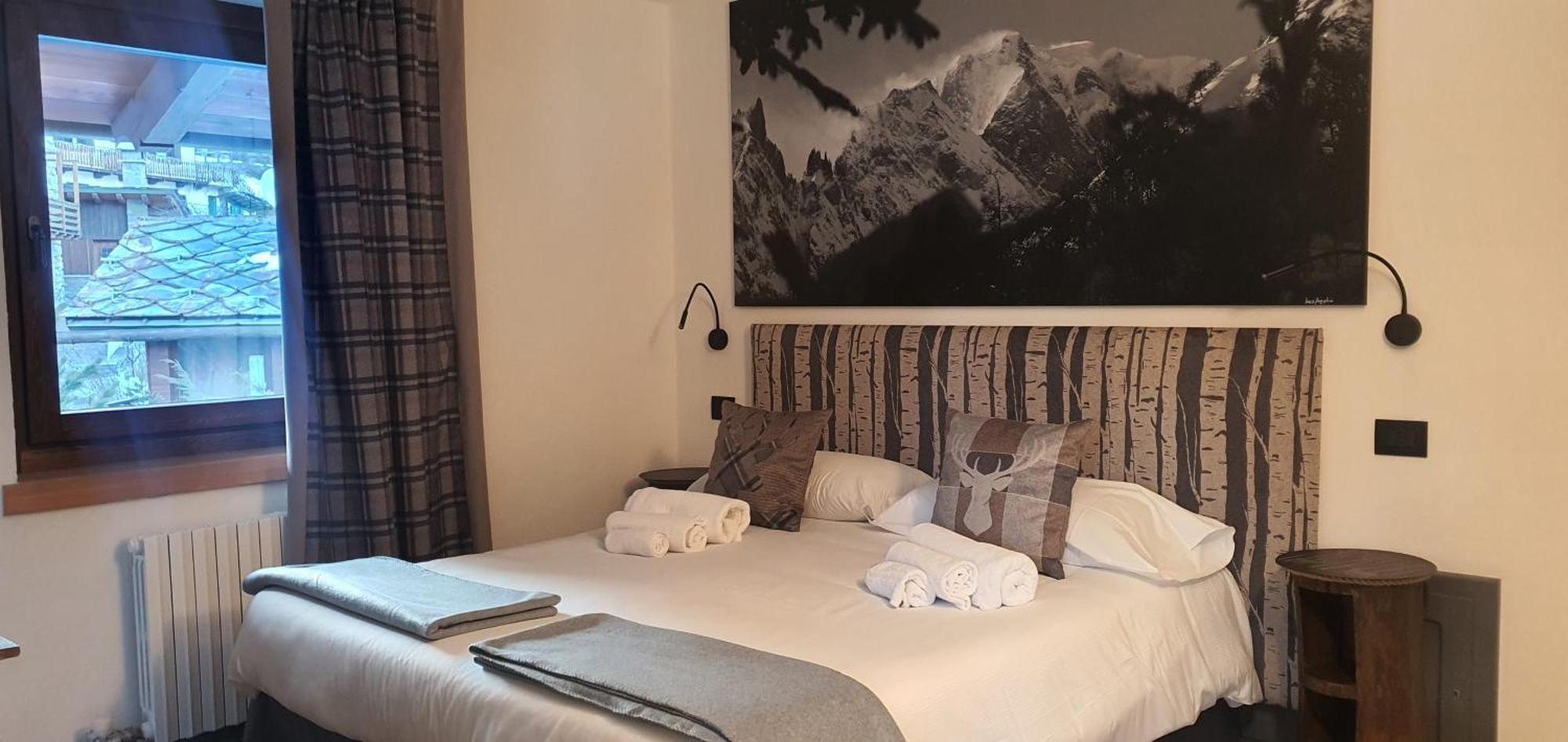 Hotel Dente Del Gigante Courmayeur Bagian luar foto