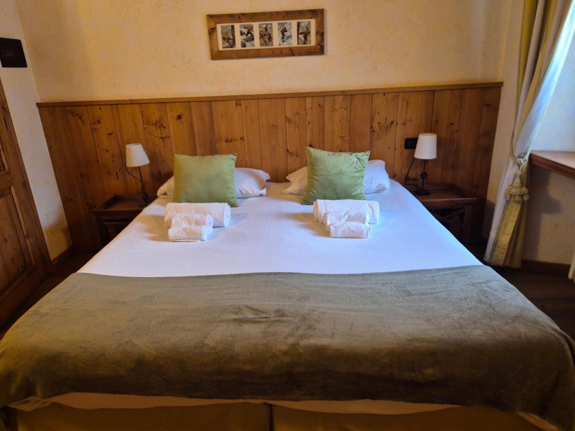 Hotel Dente Del Gigante Courmayeur Bagian luar foto