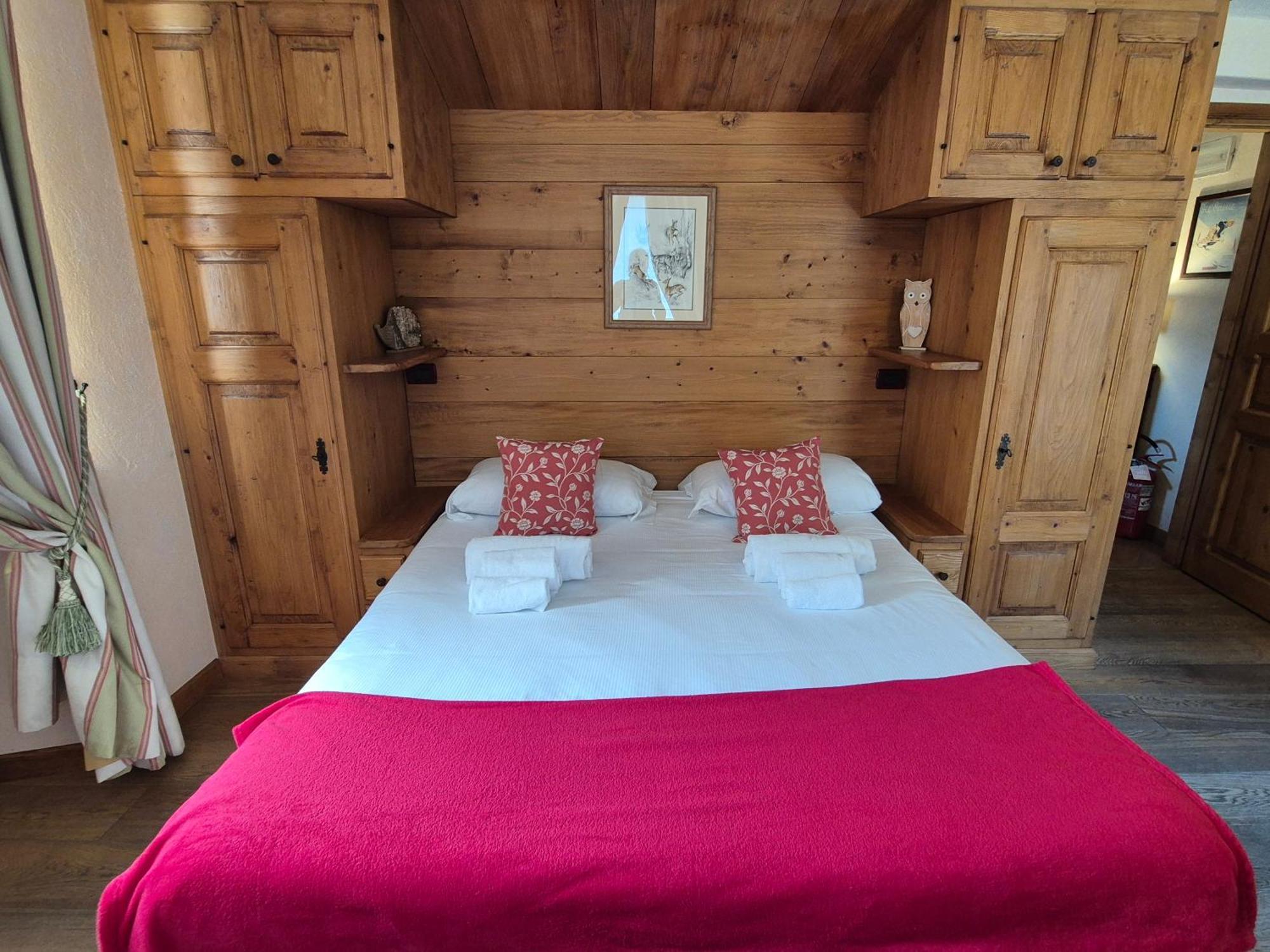 Hotel Dente Del Gigante Courmayeur Bagian luar foto