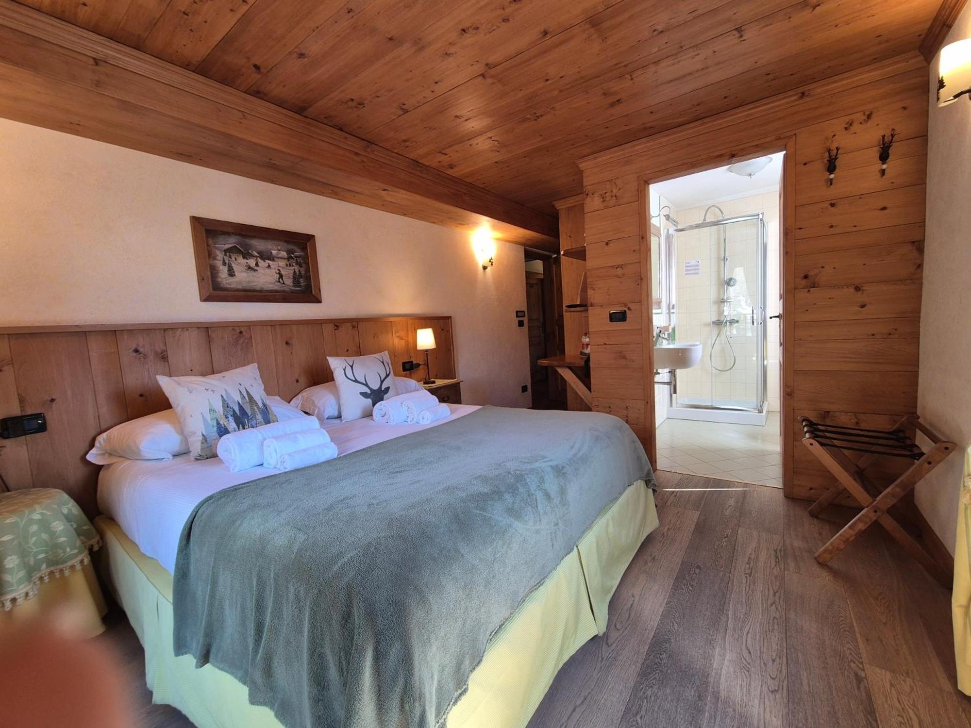 Hotel Dente Del Gigante Courmayeur Bagian luar foto