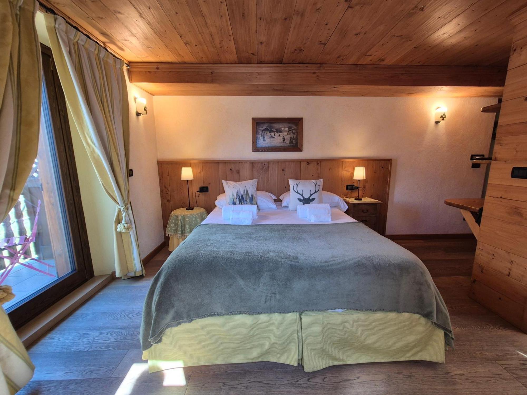 Hotel Dente Del Gigante Courmayeur Bagian luar foto