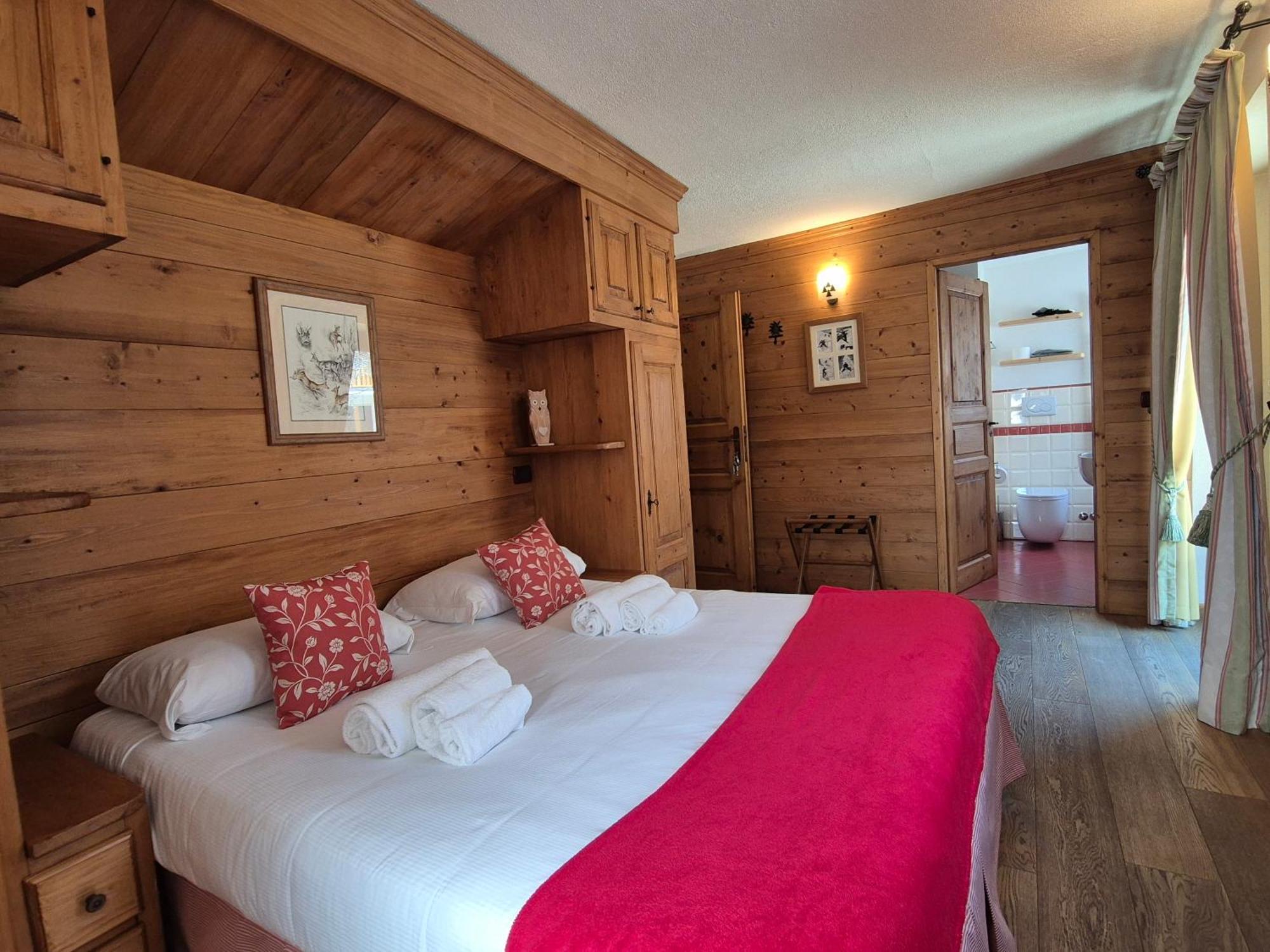 Hotel Dente Del Gigante Courmayeur Bagian luar foto