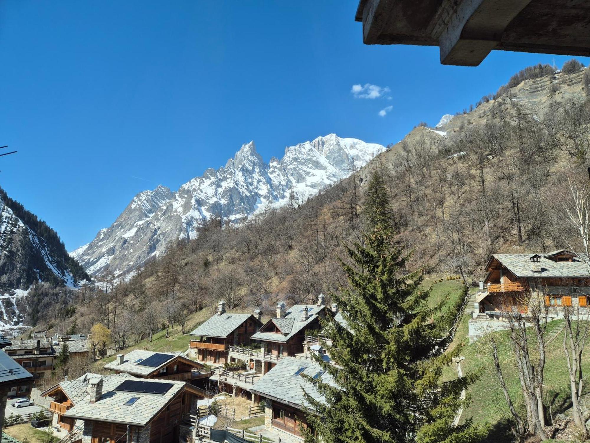 Hotel Dente Del Gigante Courmayeur Bagian luar foto